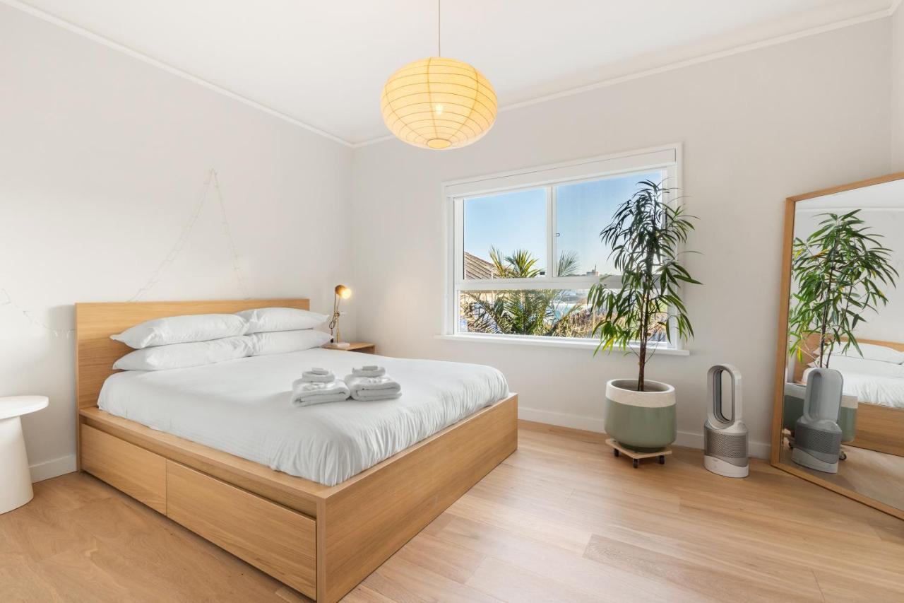 Luxe 2br With Smart Tv Steps From Bondi Apartment *