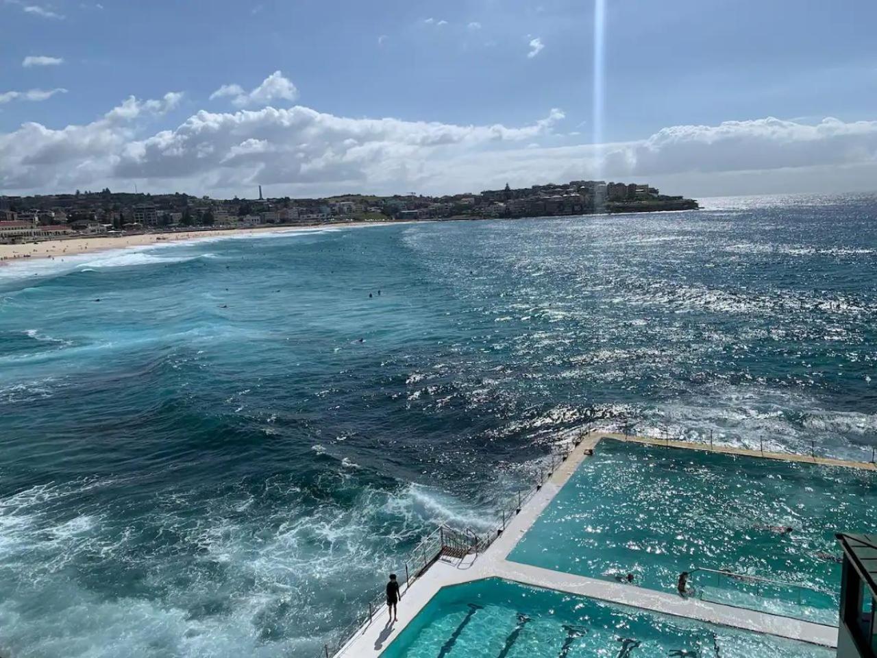 Luxe 2br With Smart Tv Steps From Bondi